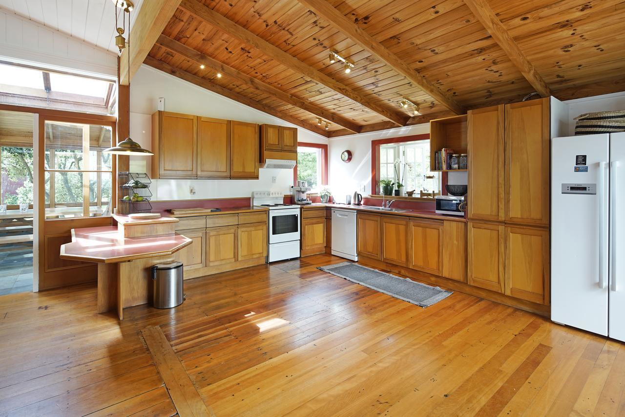Oakura Bay Villa - Stay Waiheke Te Whau Bay Экстерьер фото